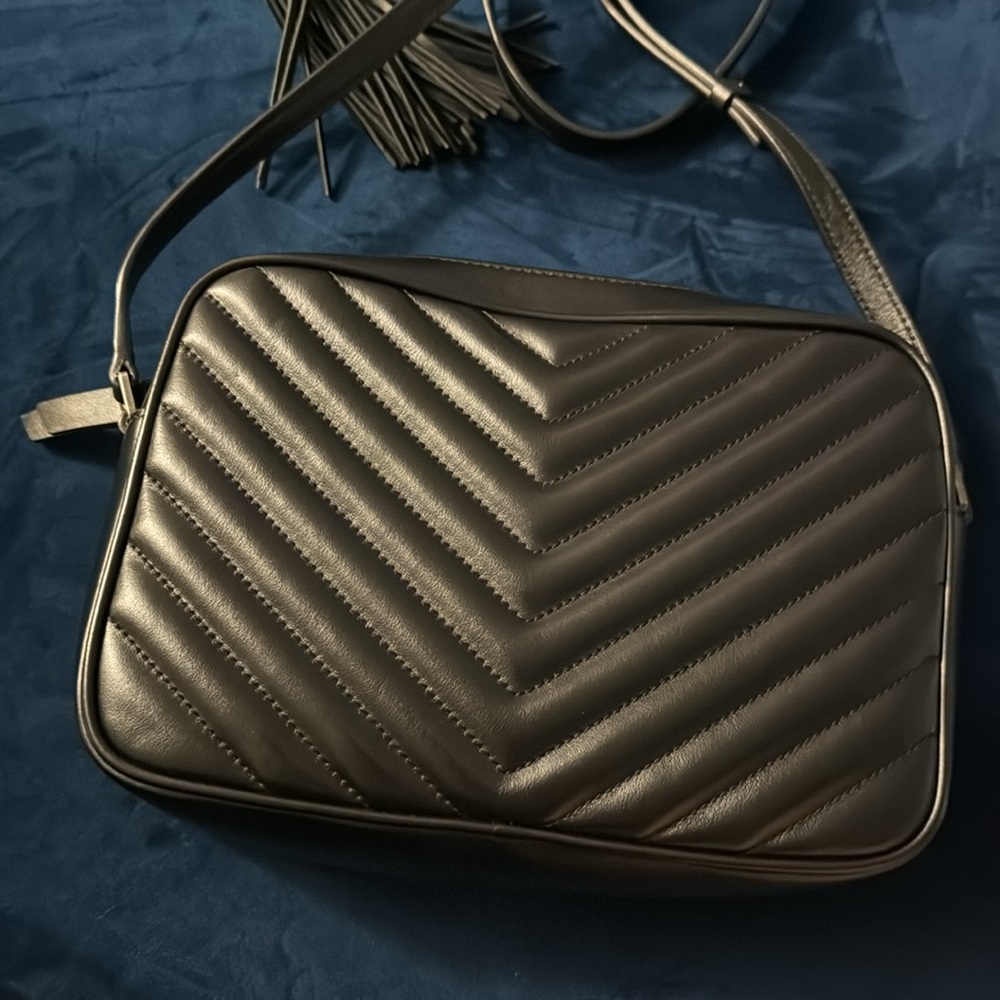 Authentic Lou Medium YSL Zip Leather Shoulder Bag - Picture 6 of 9